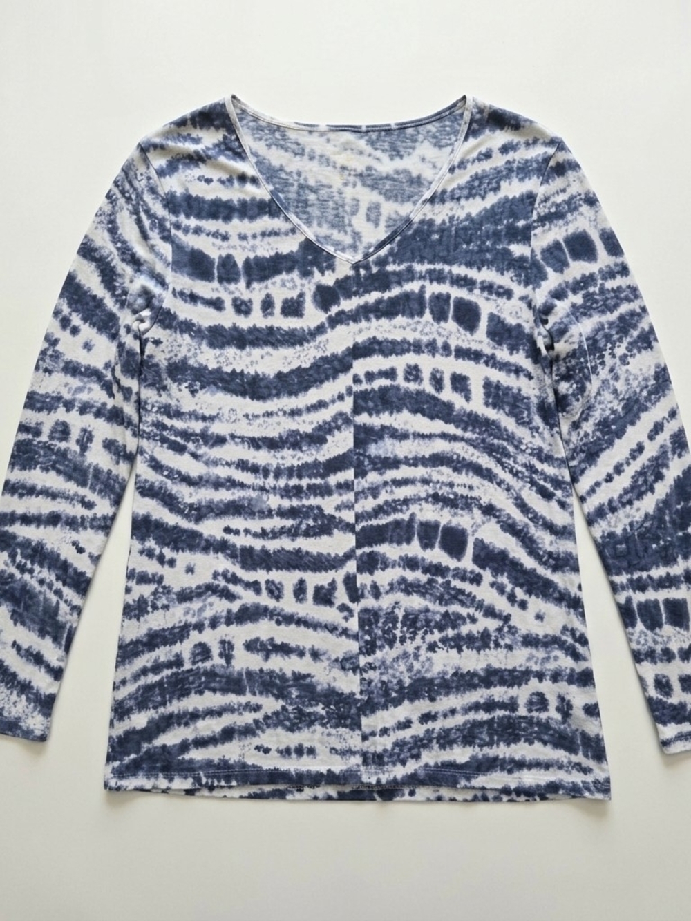 Belle by Kim Gravel Blue and White Tie-Dye V-Neck Sweater Size 1X